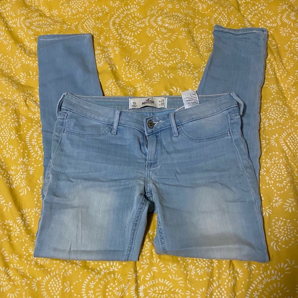 🔥 Light Wash Hollister Skinny Jeans